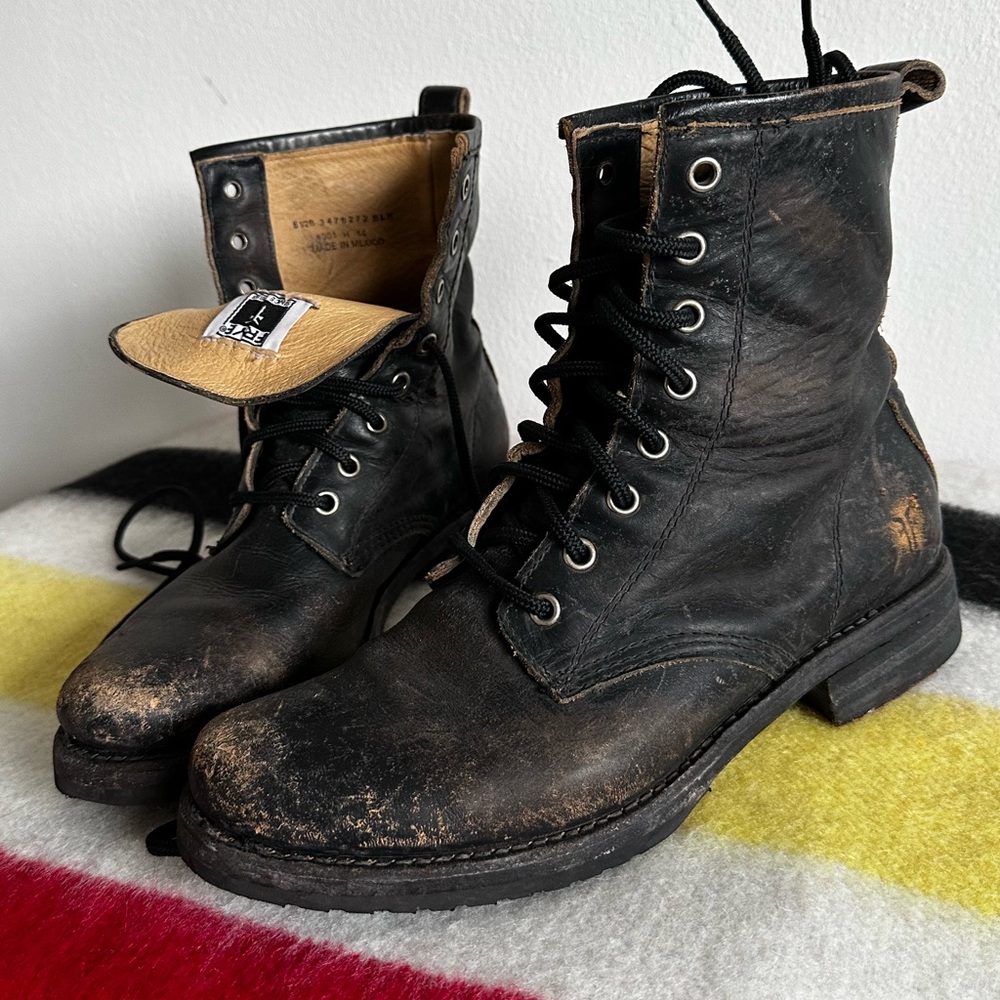 Frye 8.5B Veronica Combat Distress Black Leather